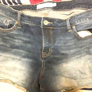 Super cute denim shorts